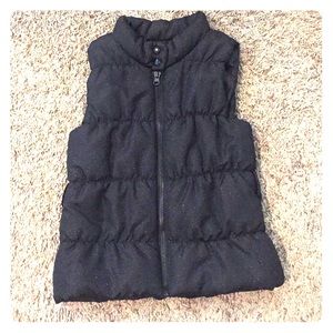 Girls medium puffer vest